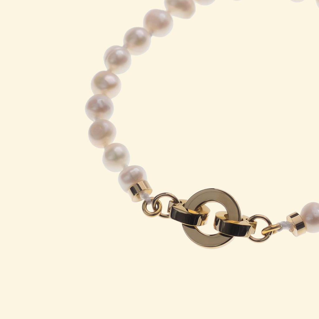 PERLITA Bracelet — Freshwater Pearls & Gold, BETTENCOURT jewellery — view 3, gold clasp detail