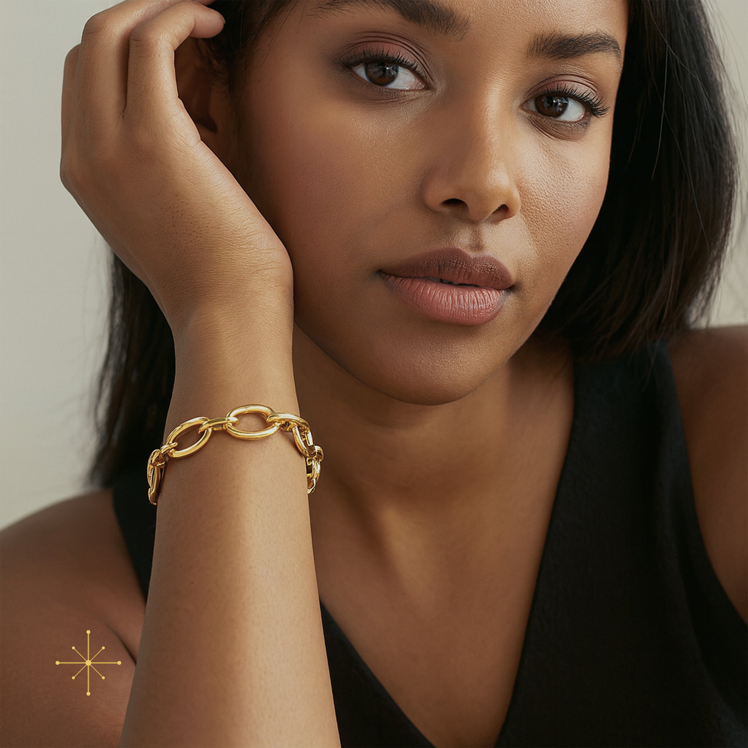 MATHILDE Bracelet — Gold Oval Link, BETTENCOURT jewellery — view 3 (AI-assisted image)
