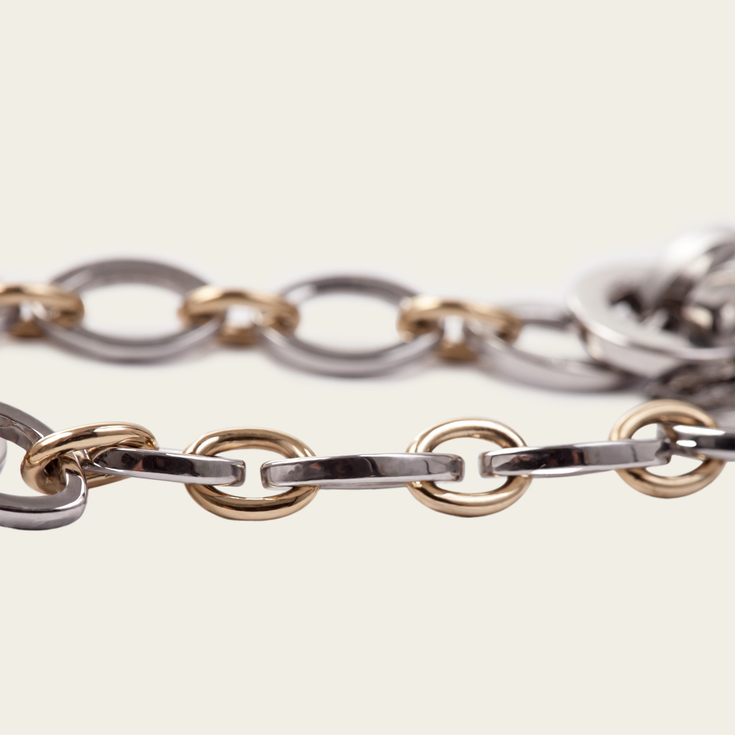 ROSSANA Armband – Bicolor Gold & Stahl, BETTENCOURT Schmuck – Ansicht 3
